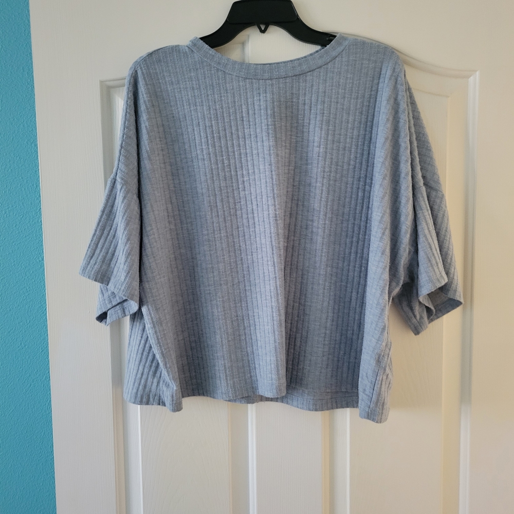 Daytrip Light Gray Ribbed Short Sleeve Top